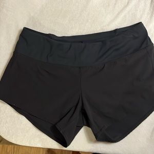 Oiselle Roga shorts